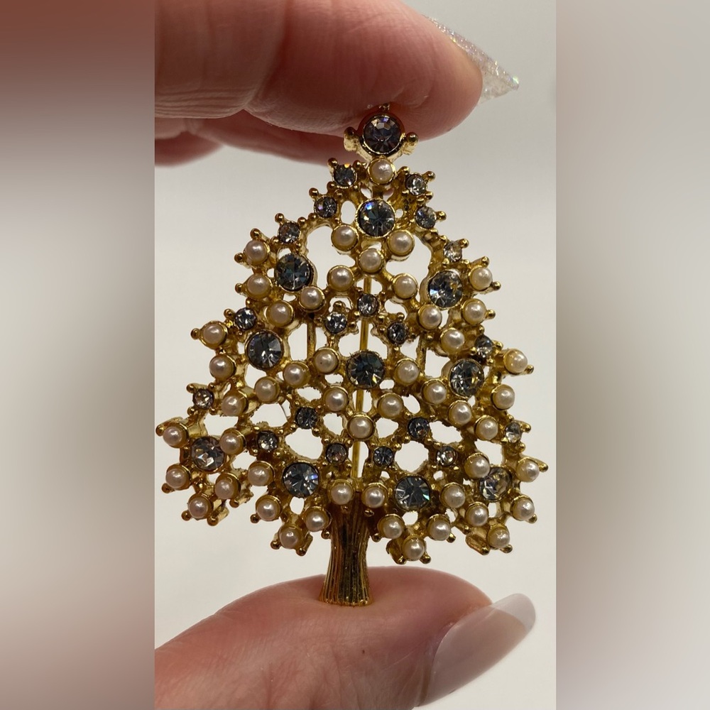 Eisenberg Ice Faceted Glass Gems Faux Pearl Tree Brooch
